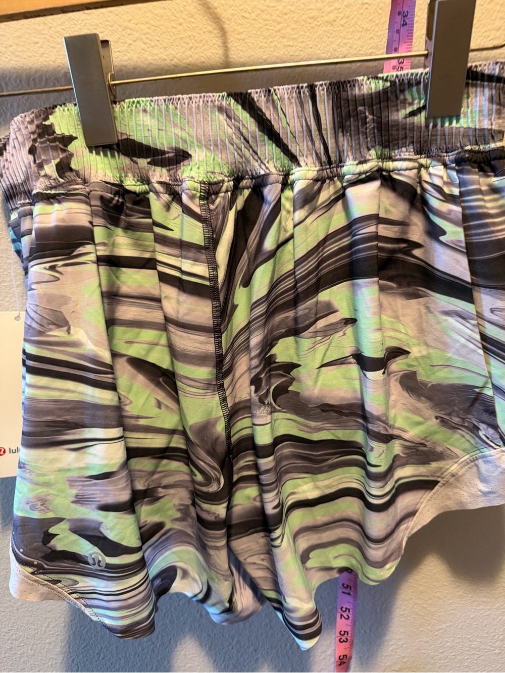 NWT lululemon athletica hotty SE